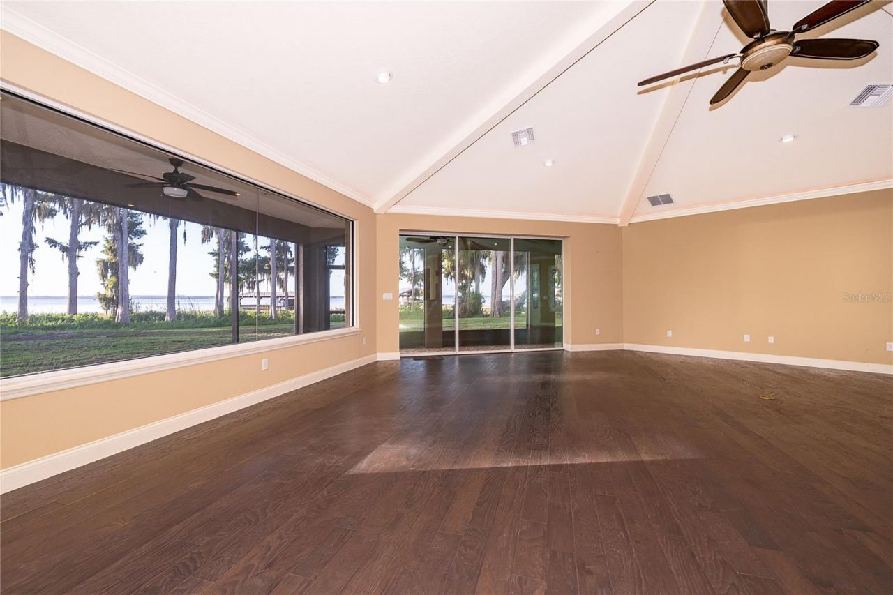 12131 Eagles Point Court, Grand Island, FL 32735 Photo