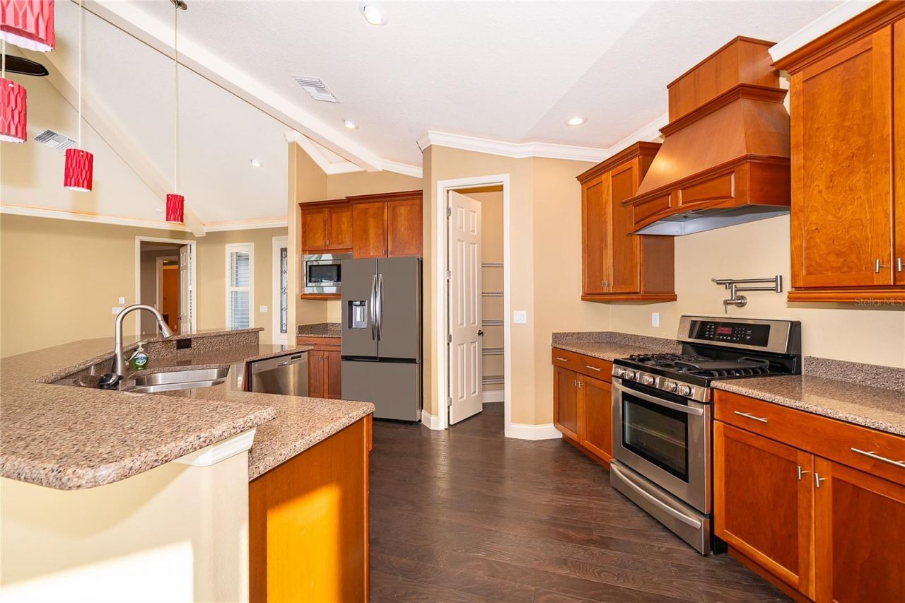 12131 Eagles Point Court, Grand Island, FL 32735 Photo