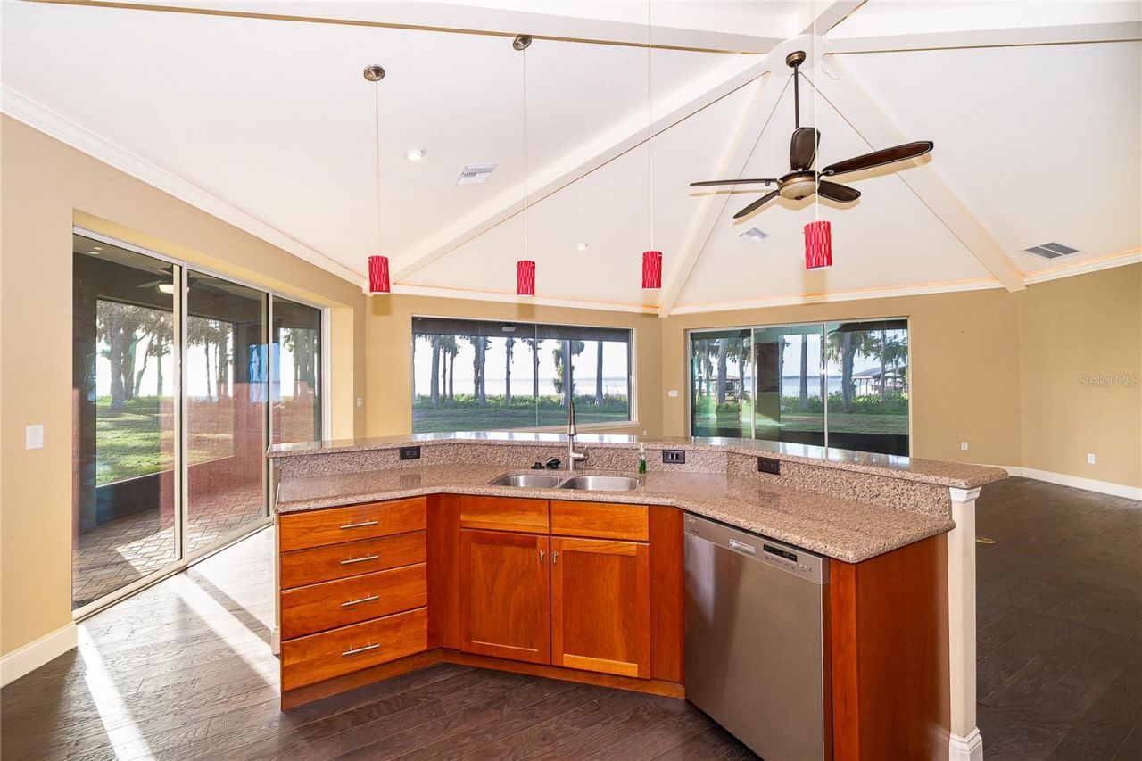 12131 Eagles Point Court, Grand Island, FL 32735 Photo