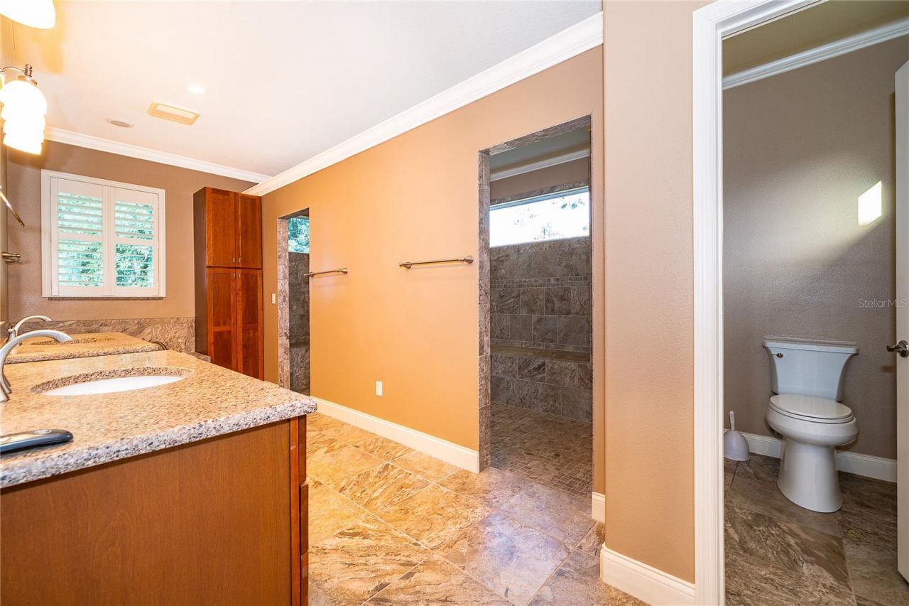 12131 Eagles Point Court, Grand Island, FL 32735 Photo