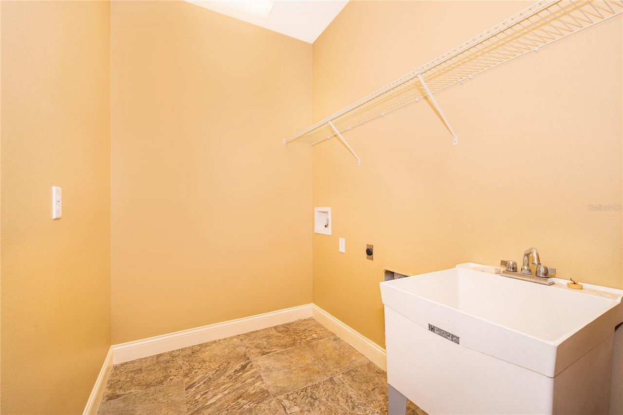 12131 Eagles Point Court, Grand Island, FL 32735 Photo