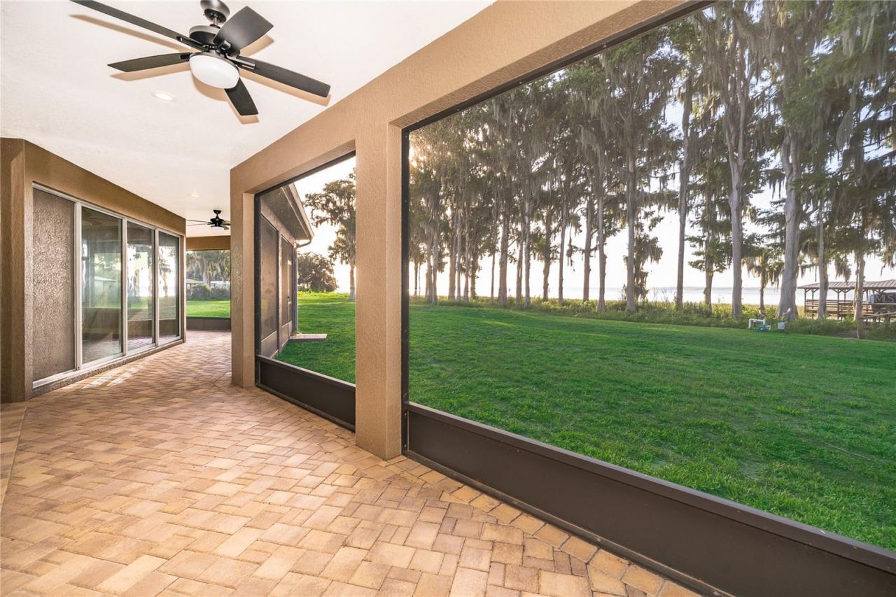 12131 Eagles Point Court, Grand Island, FL 32735 Photo