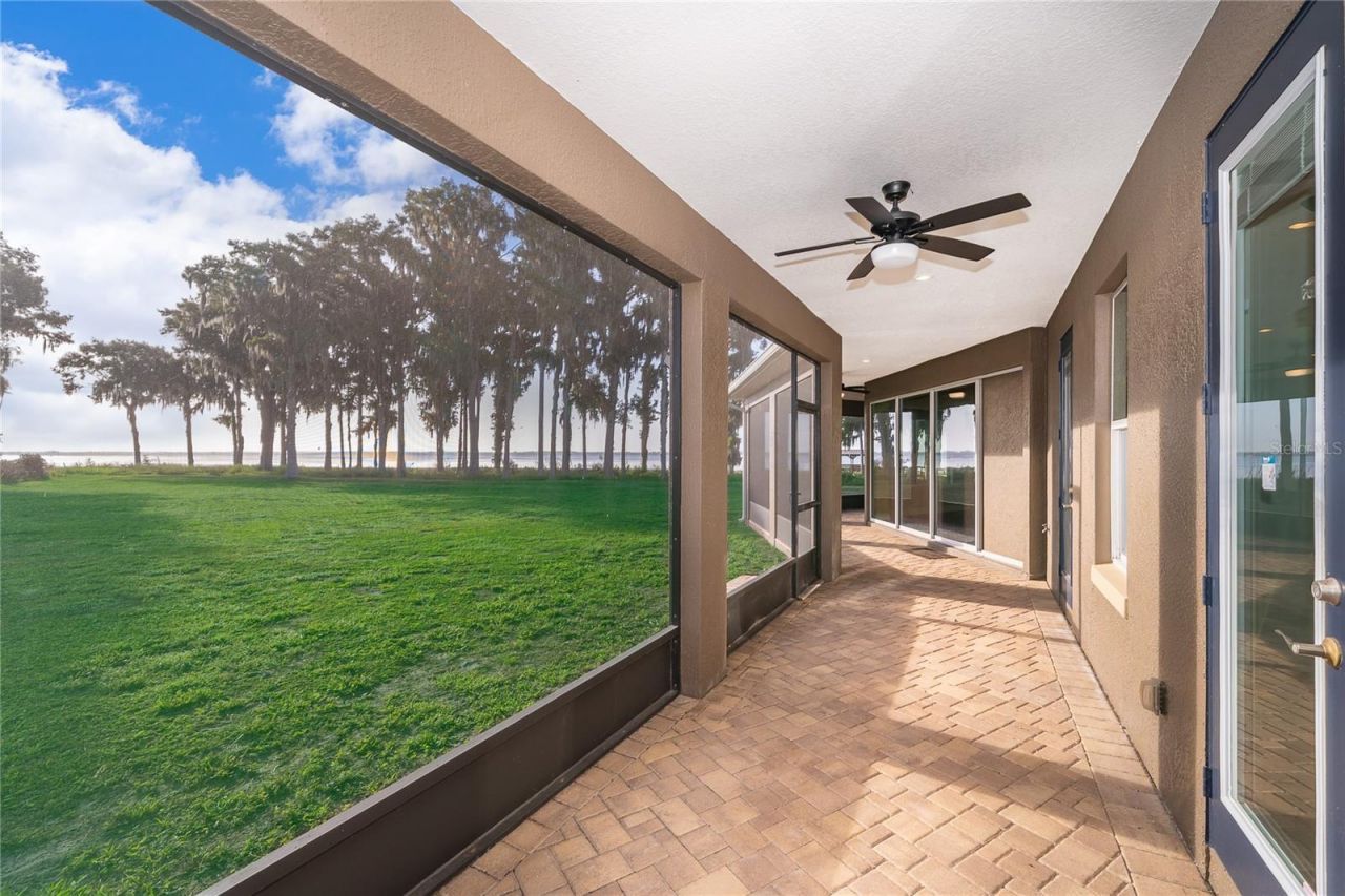 12131 Eagles Point Court, Grand Island, FL 32735 Photo