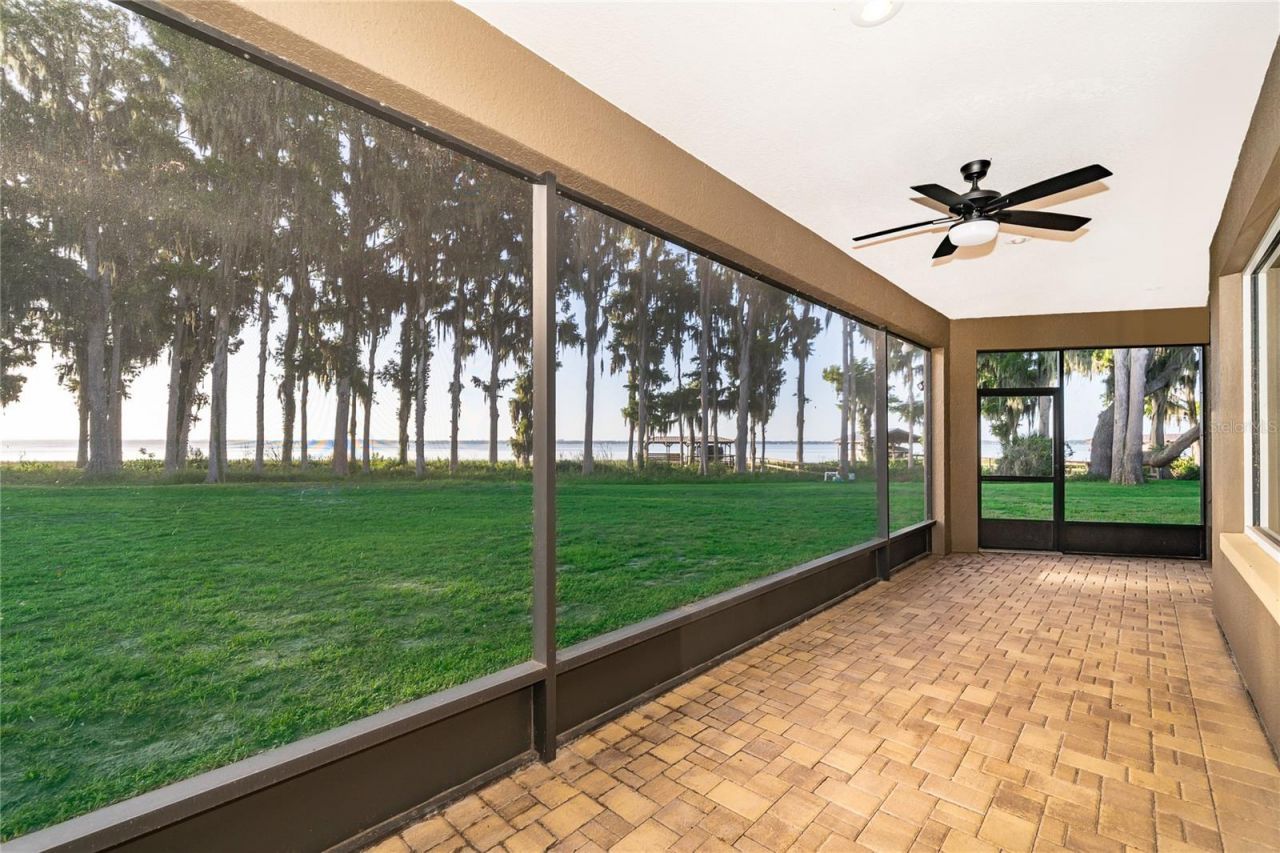 12131 Eagles Point Court, Grand Island, FL 32735 Photo