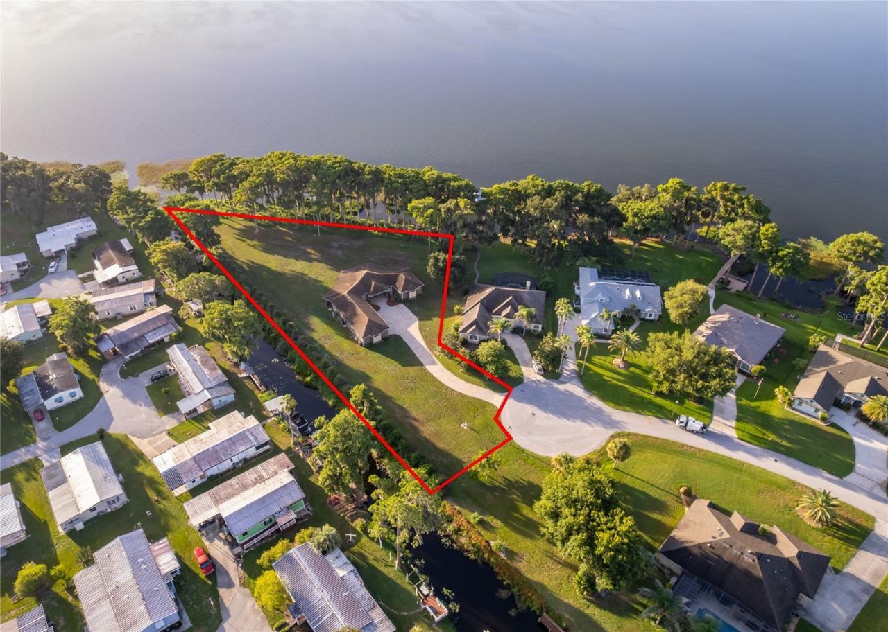 12131 Eagles Point Court, Grand Island, FL 32735 Photo
