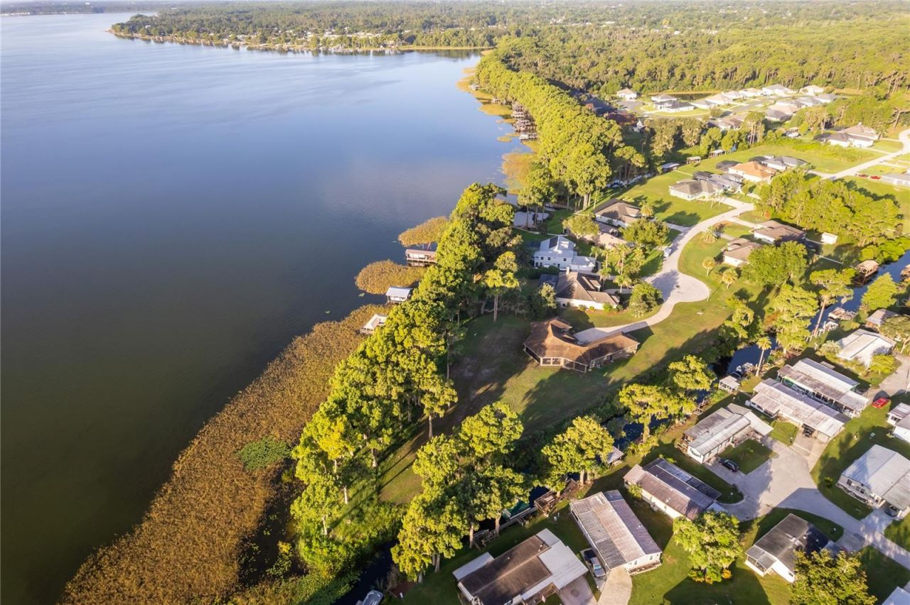 12131 Eagles Point Court, Grand Island, FL 32735 Photo