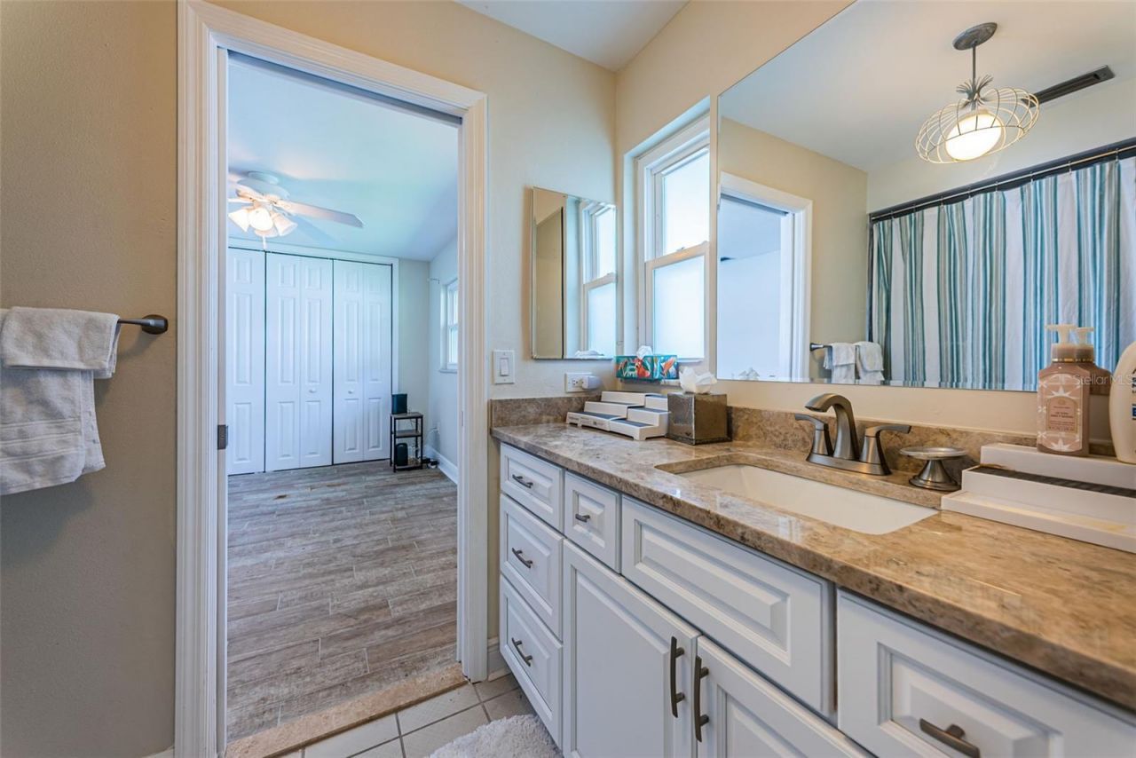 5230 Venetian Boulevard Ne, Saint Petersburg, FL 33703 Photo
