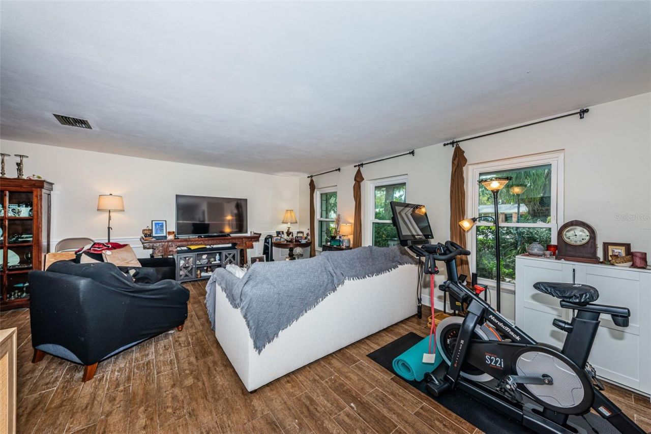5230 Venetian Boulevard Ne, Saint Petersburg, FL 33703 Photo