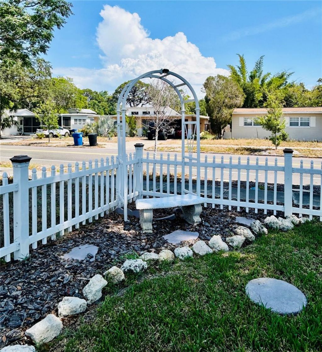 6190 6th Street S, Saint Petersburg, FL 33705 Photo