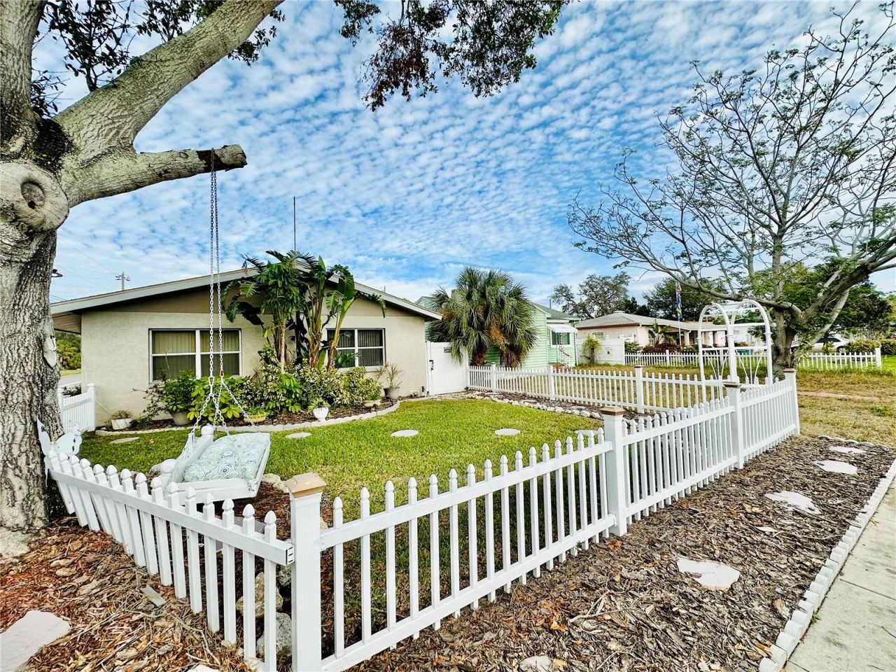 6190 6th Street S, Saint Petersburg, FL 33705 Photo