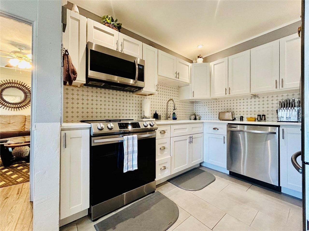 6190 6th Street S, Saint Petersburg, FL 33705 Photo
