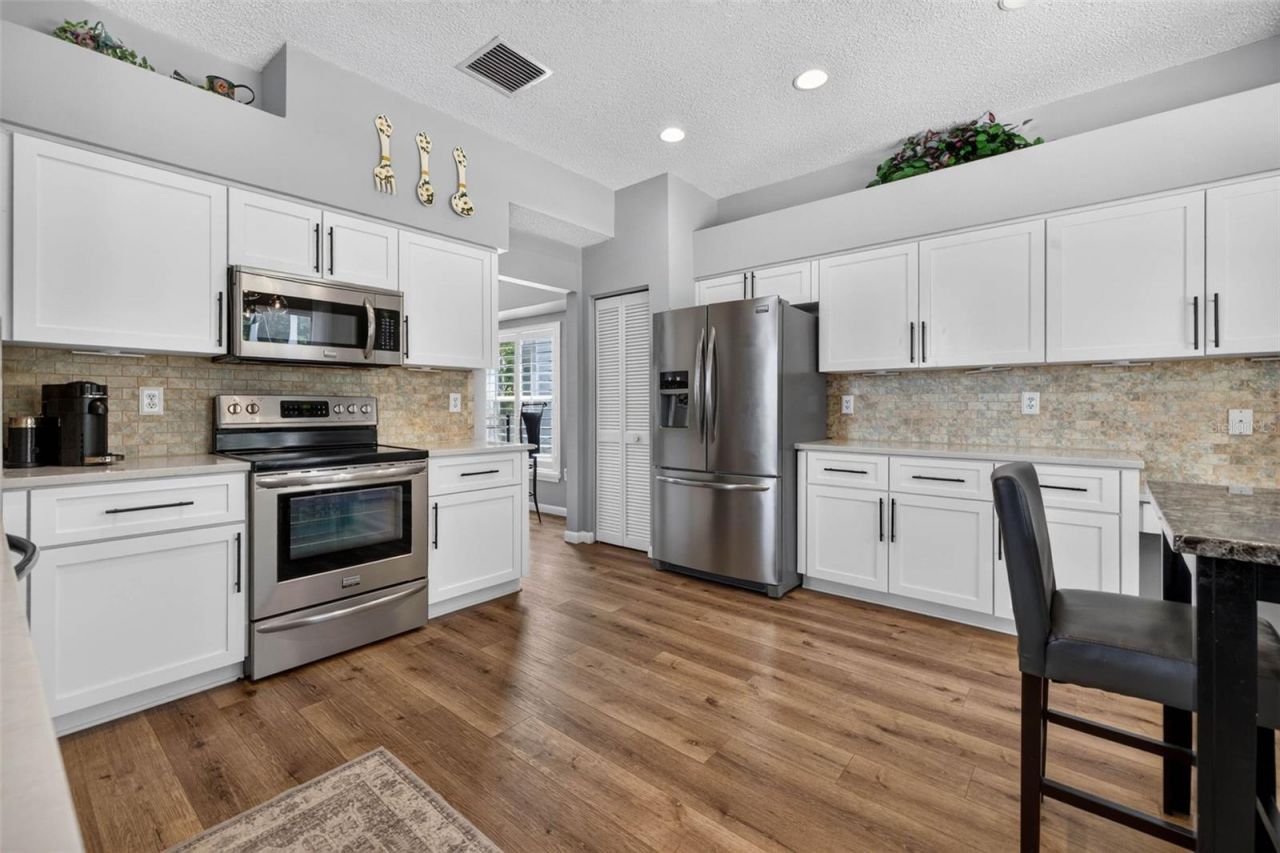 11123 Clayridge Drive, Tampa, FL 33635 Photo