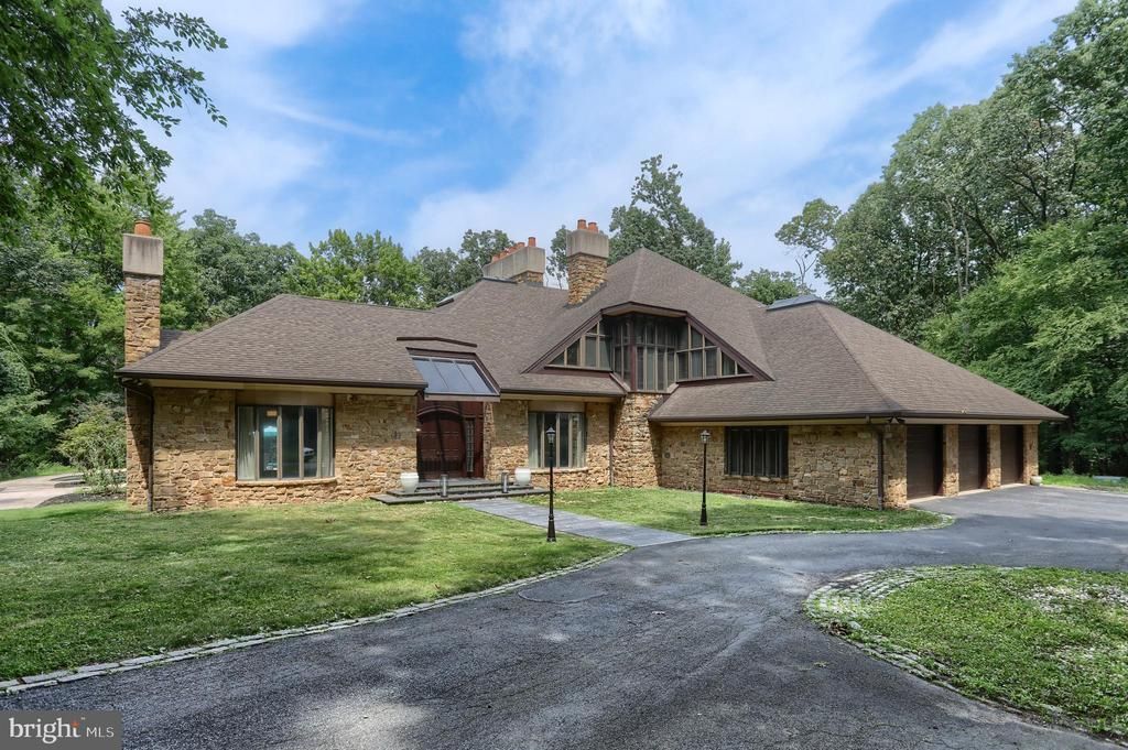 51 HILL MANOR DRIVE , HERSHEY, PA 17033