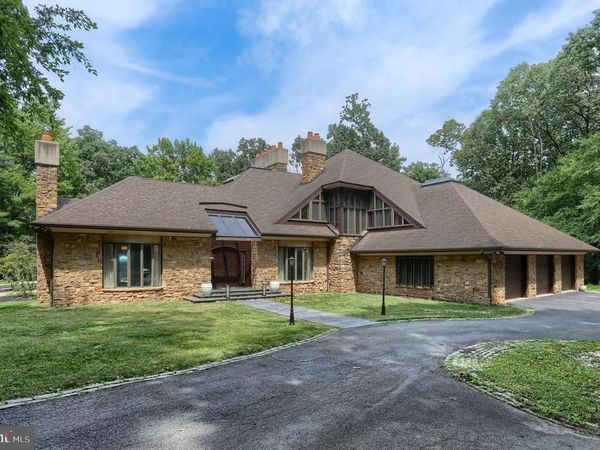 51 HILL MANOR DRIVE , HERSHEY, PA 17033