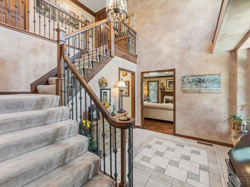 436 Heathgate Road, Anderson Twp, OH 45255 Photo 8