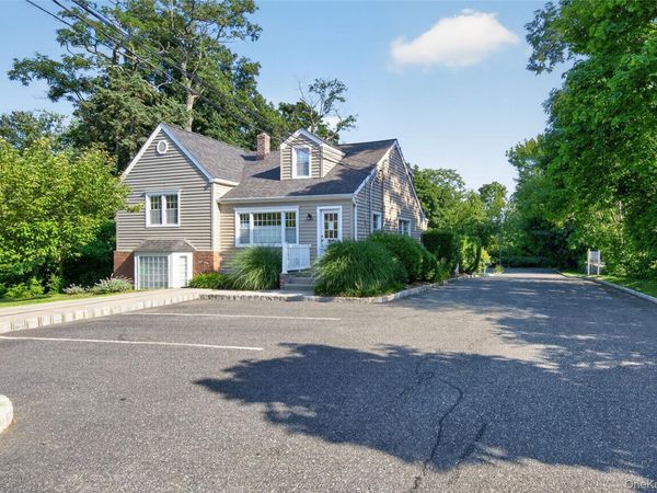 210 E Main Street , Huntington, NY 11743