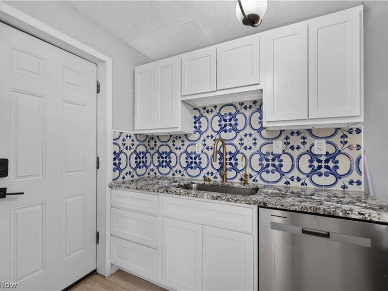 14227 Tuckahoe Avenue, Cleveland, OH 44111 Photo 10