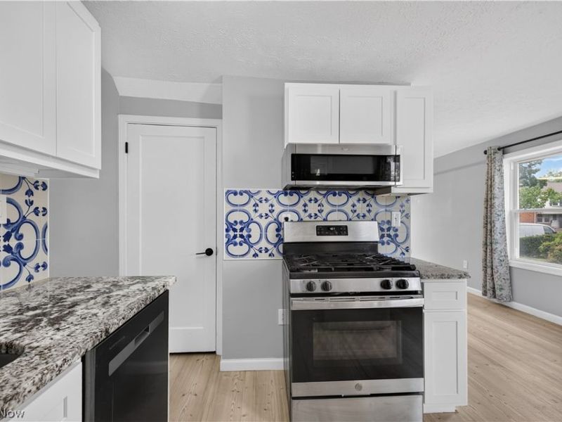 14227 Tuckahoe Avenue, Cleveland, OH 44111 Photo 9