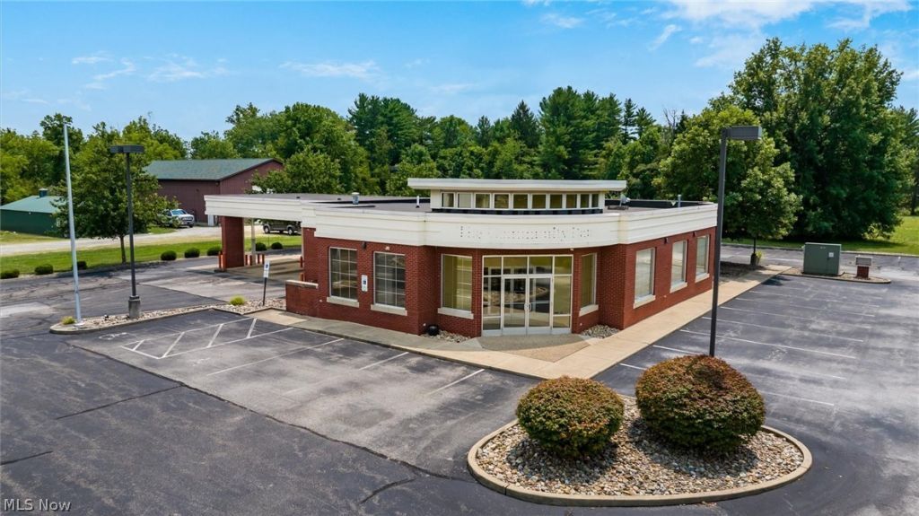 61246 Southgate Road , Cambridge, OH 43725