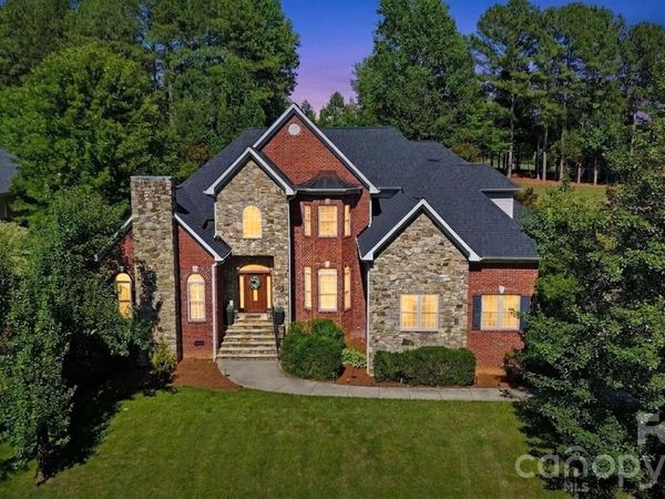 126 Whispering Cove Court , Mooresville, NC 28117