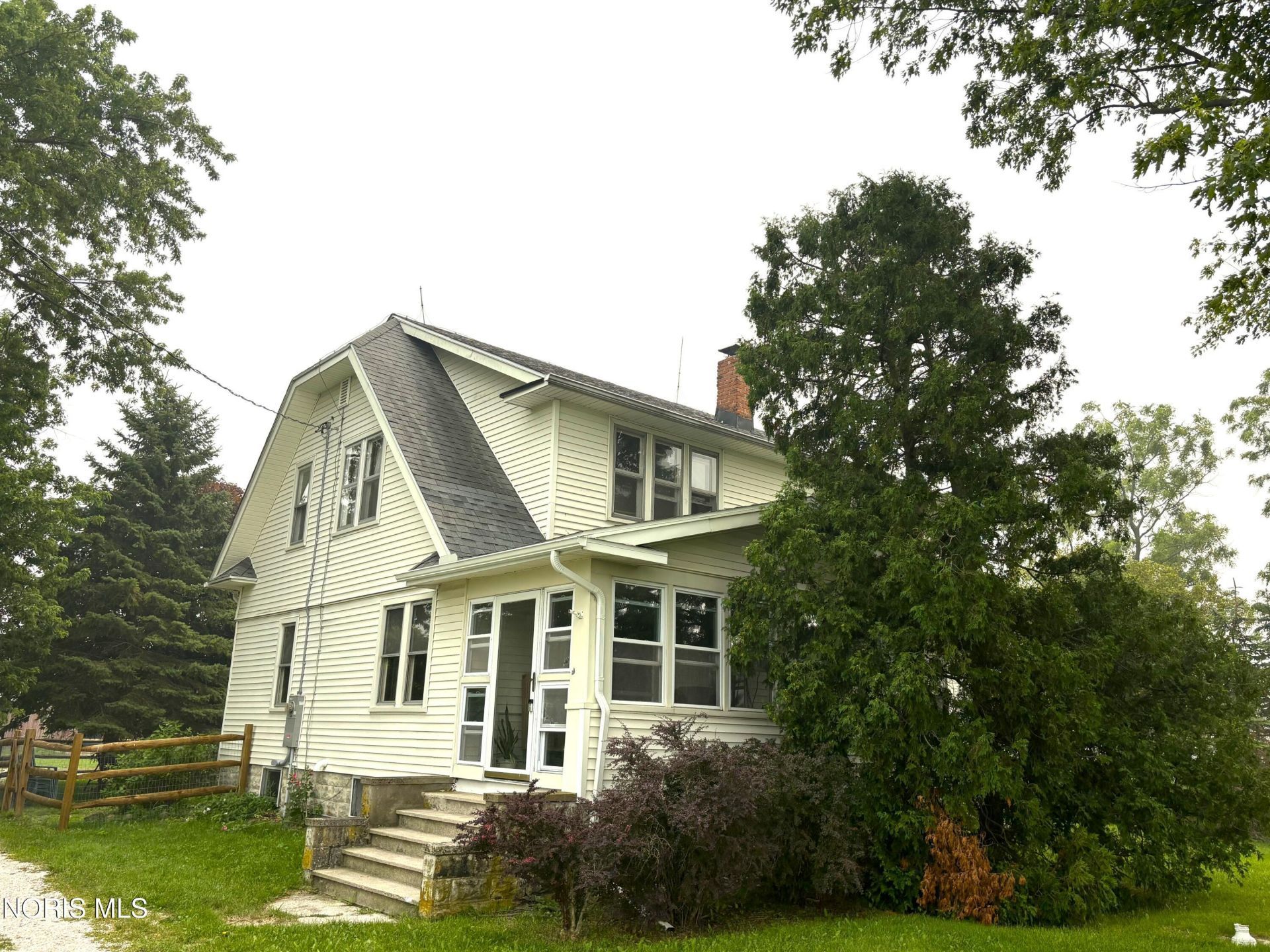 26702 N Fostoria Road, Genoa, OH 43430 Main Photo