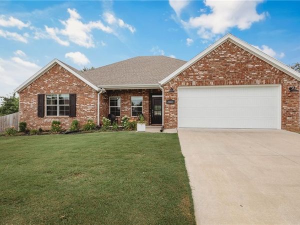 5803 W Poison Springs Drive , Fayetteville, AR 72704