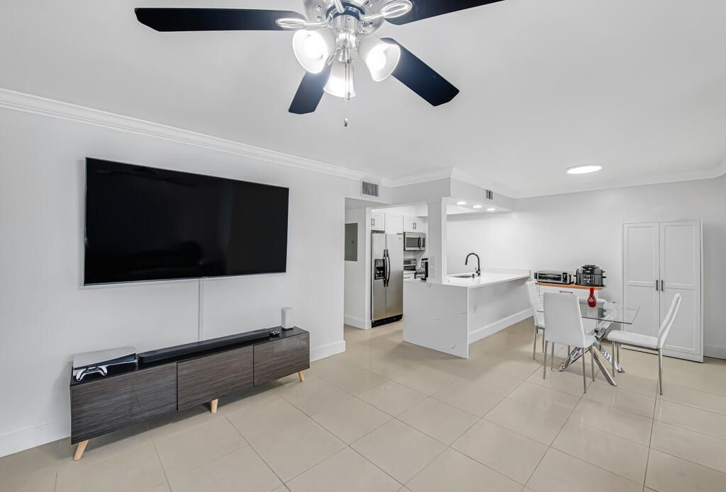 6043 10th Avenue N, Unit 129, Greenacres, FL 33463 Photo