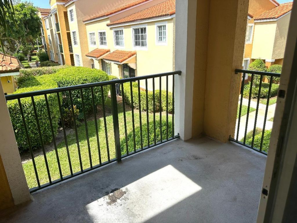 103 Yacht Club Way, Unit 208, Hypoluxo, FL 33462 Photo