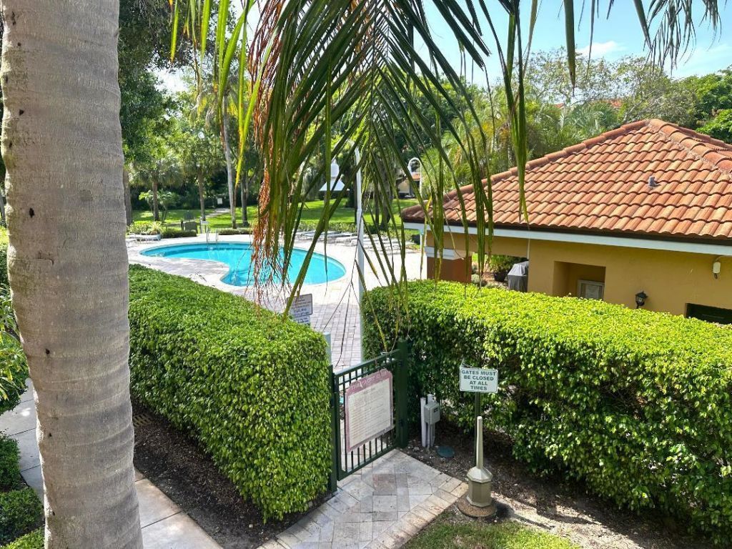 103 Yacht Club Way, Unit 208, Hypoluxo, FL 33462 Photo