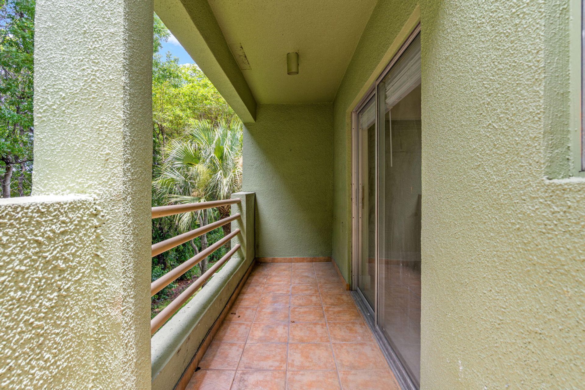 11099 NW 7th Street, Miami, FL 33172 Photo