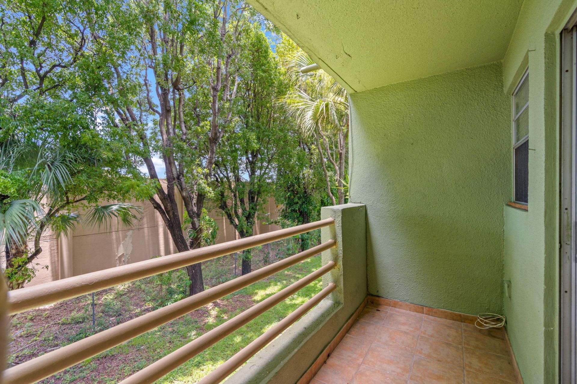 11099 NW 7th Street, Miami, FL 33172 Photo