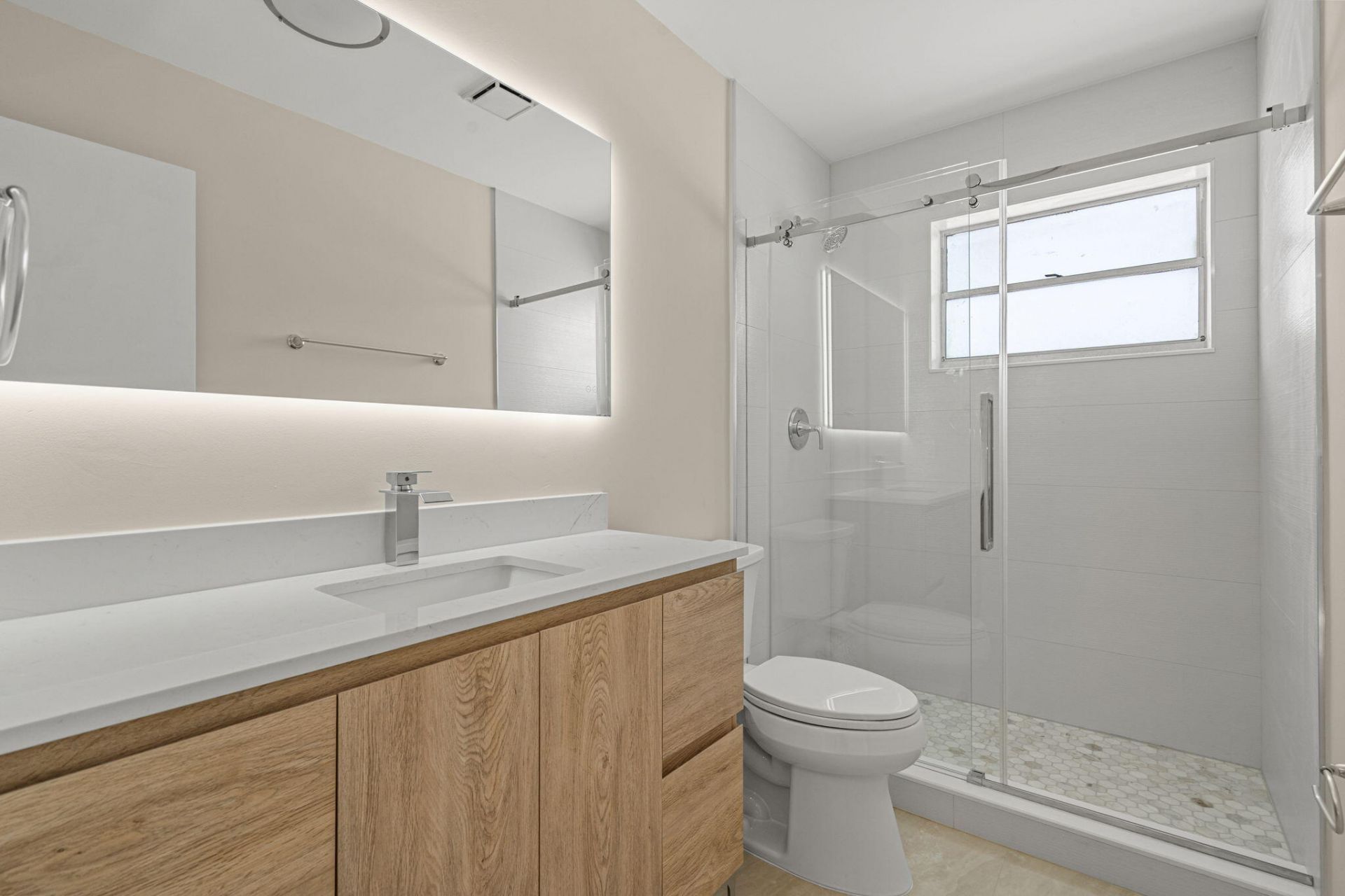 11099 NW 7th Street, Miami, FL 33172 Photo