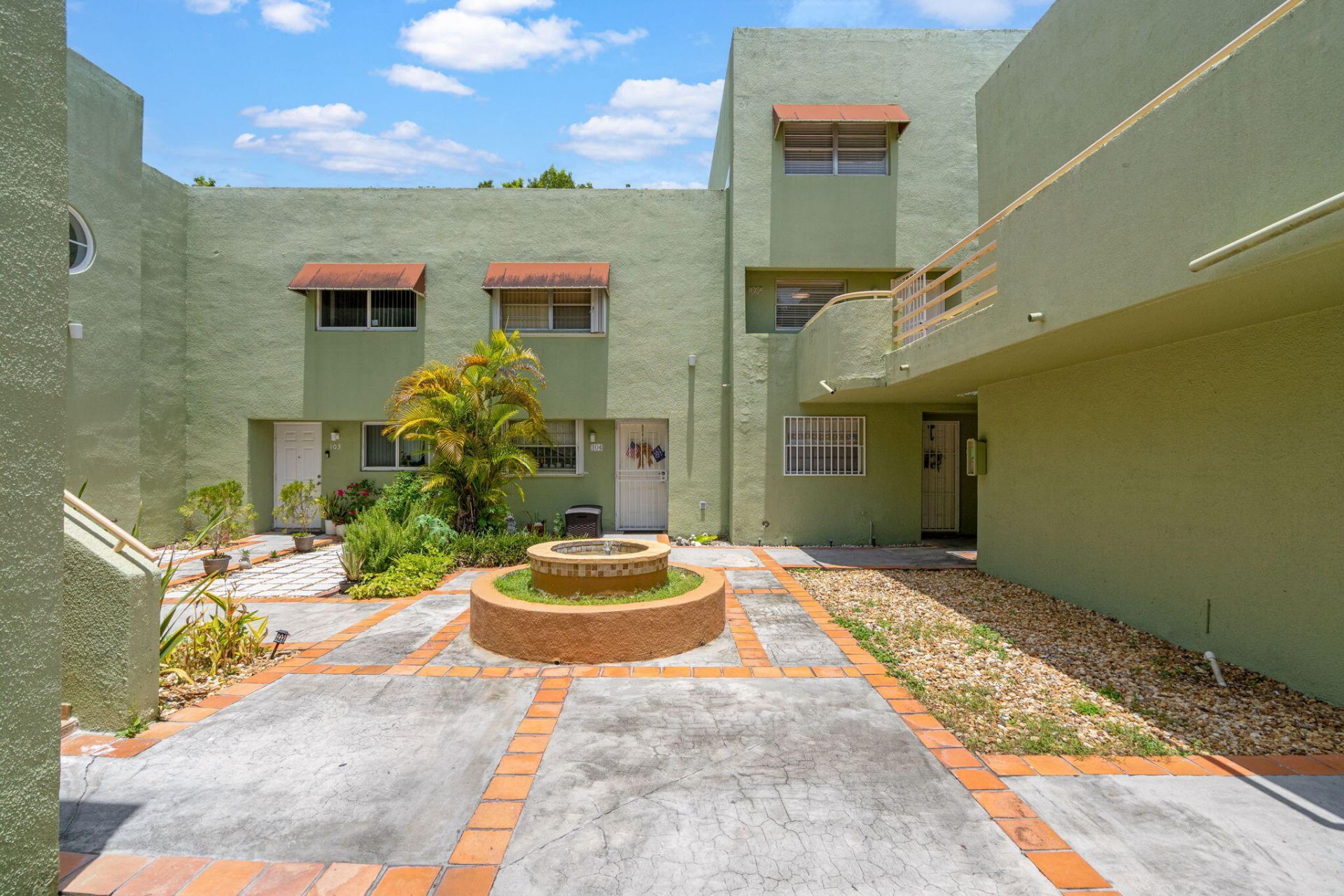 11099 NW 7th Street, Miami, FL 33172 Photo