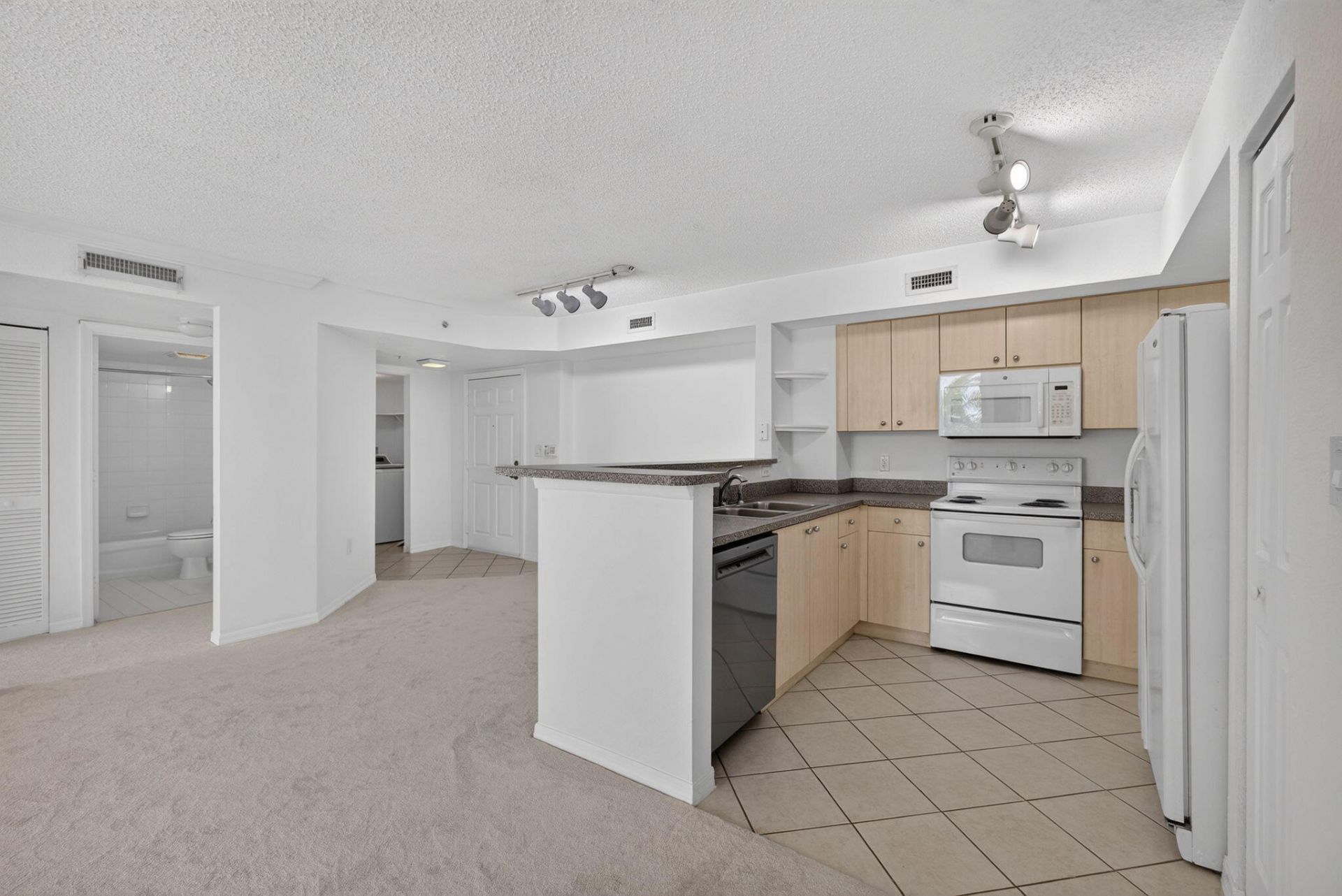 1801 N Flagler Drive, Unit 519, West Palm Beach, FL 33407 Photo