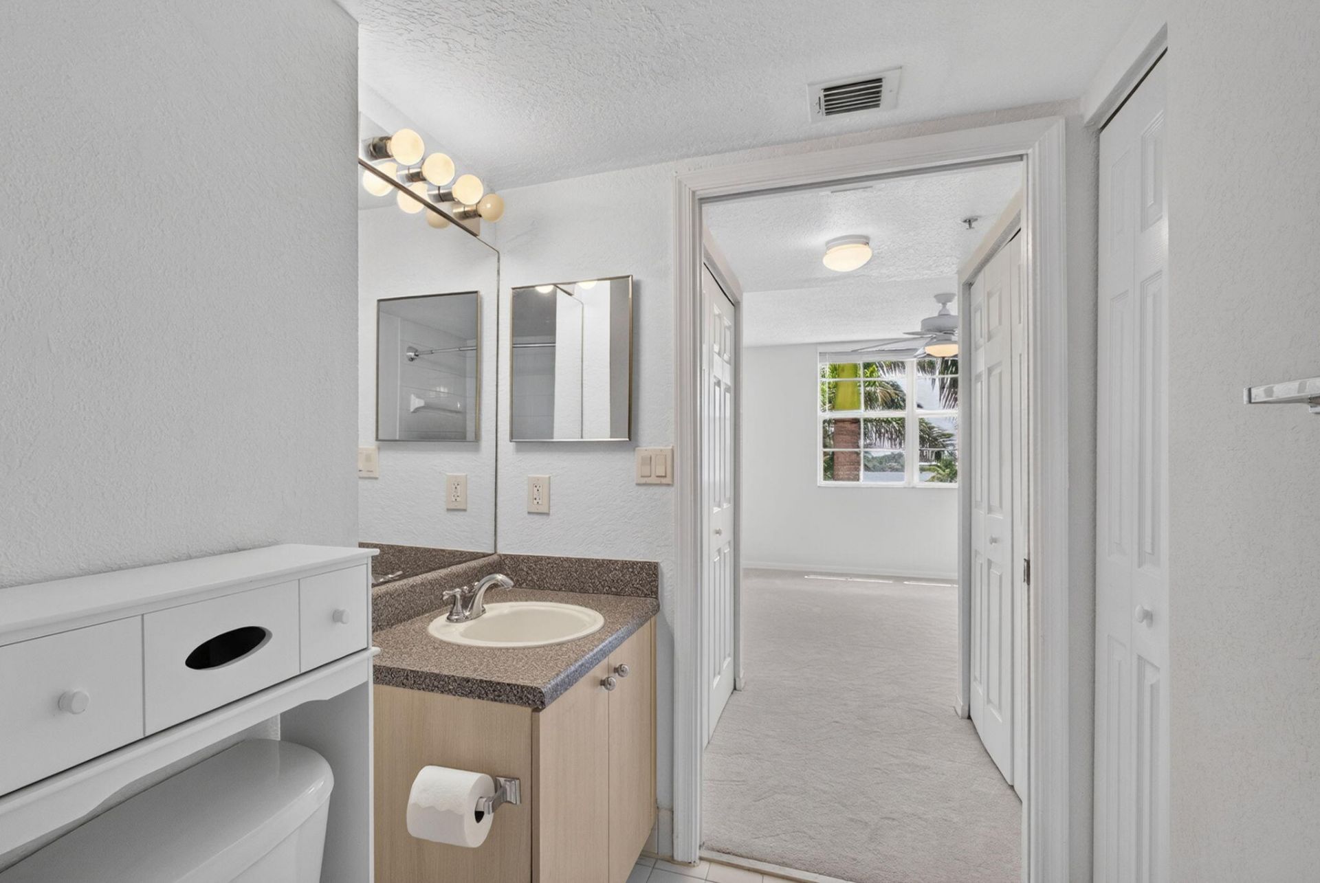 1801 N Flagler Drive, Unit 519, West Palm Beach, FL 33407 Photo
