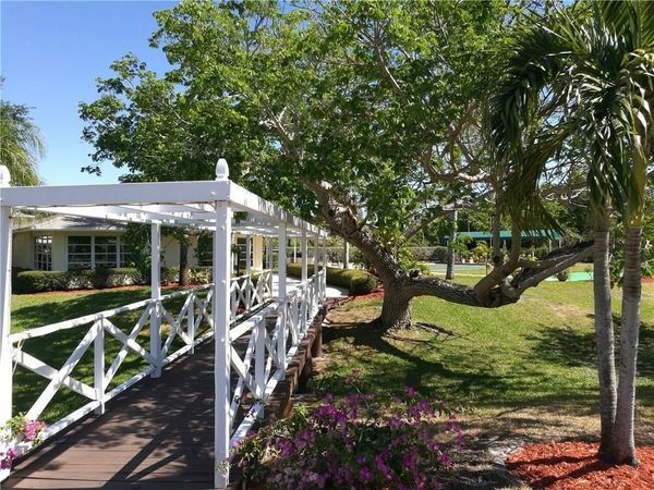 2950 SE OCEAN Boulevard, Unit 136-6, Stuart, FL 34996