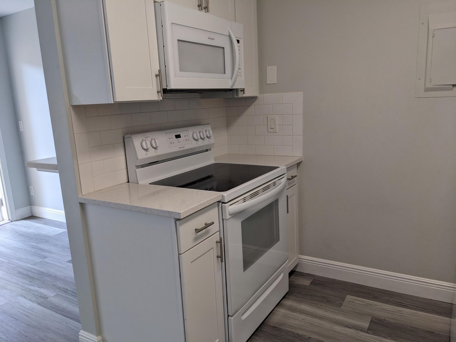 633 Executive Center Drive, Unit L104, West Palm Beach, FL 33401 Photo