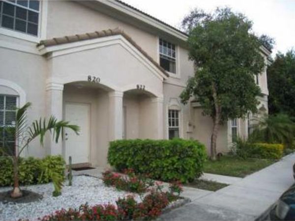 822 SUMMIT LAKE Drive, West Palm Beach, FL 33406