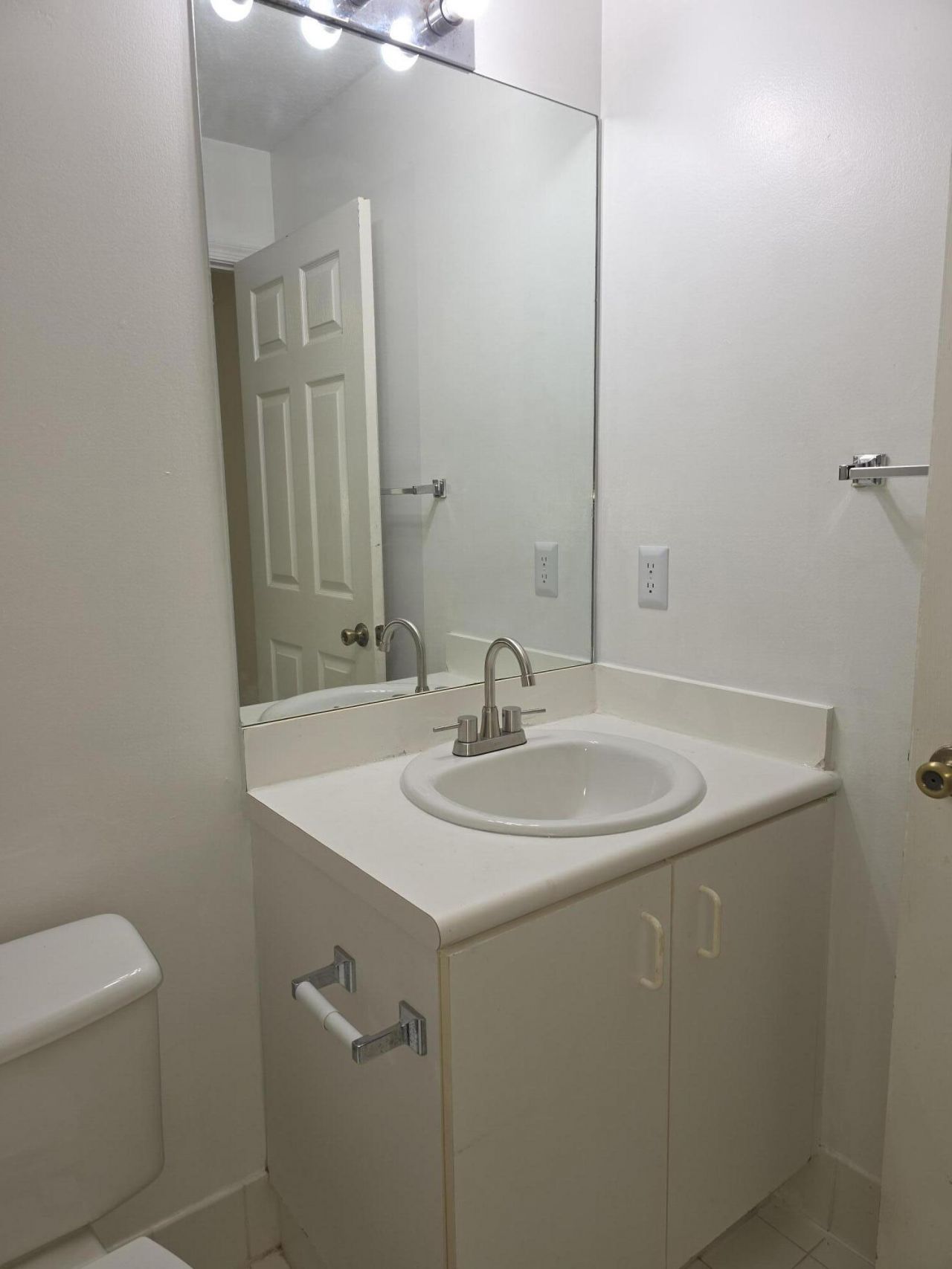 822 Summit Lake Drive, West Palm Beach, FL 33406 Photo