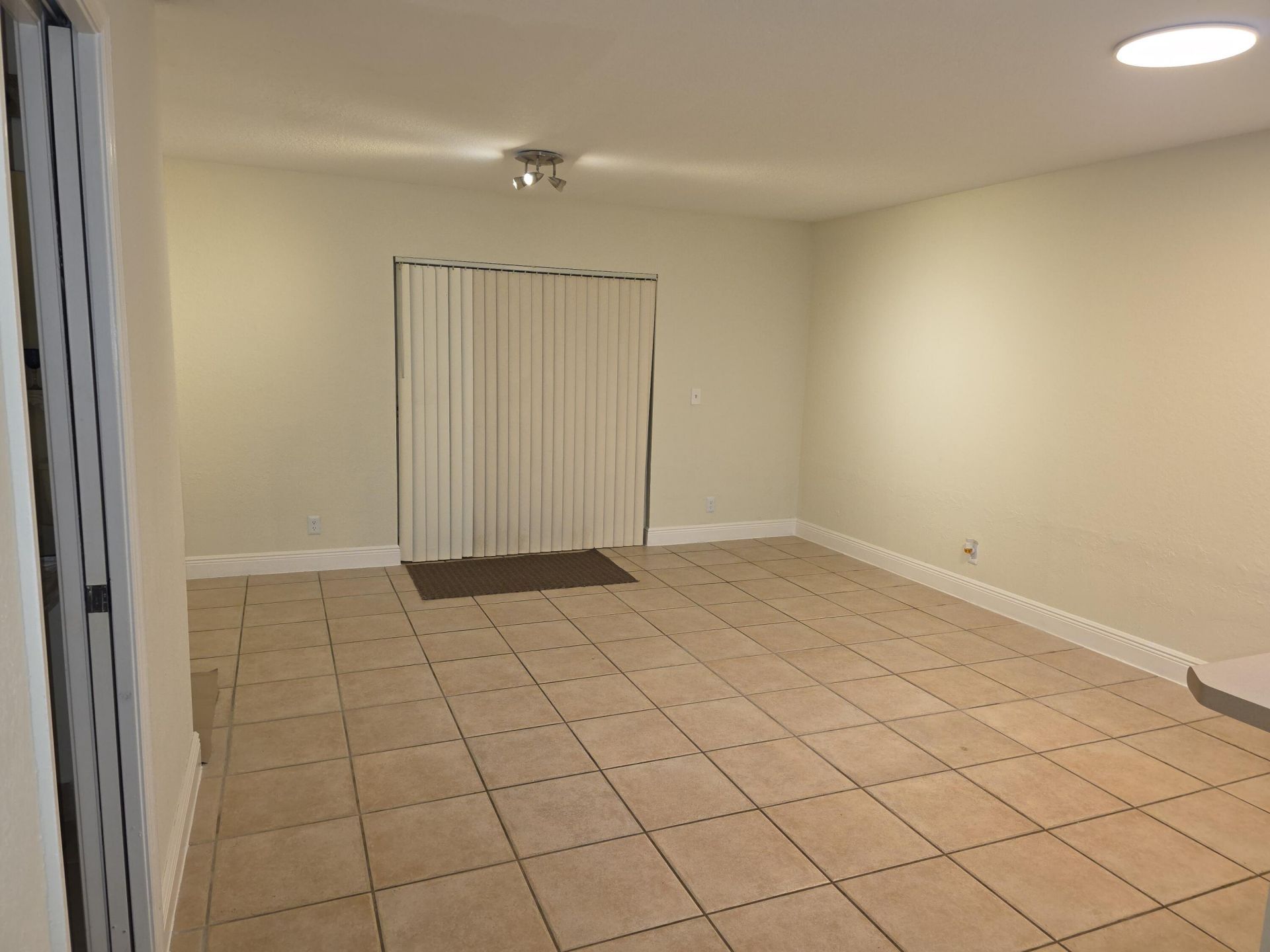 822 Summit Lake Drive, West Palm Beach, FL 33406 Photo