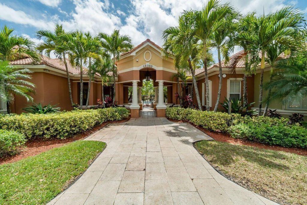 10300 Fox Trail Road S, Unit 808, Royal Palm Beach, FL 33411 Photo