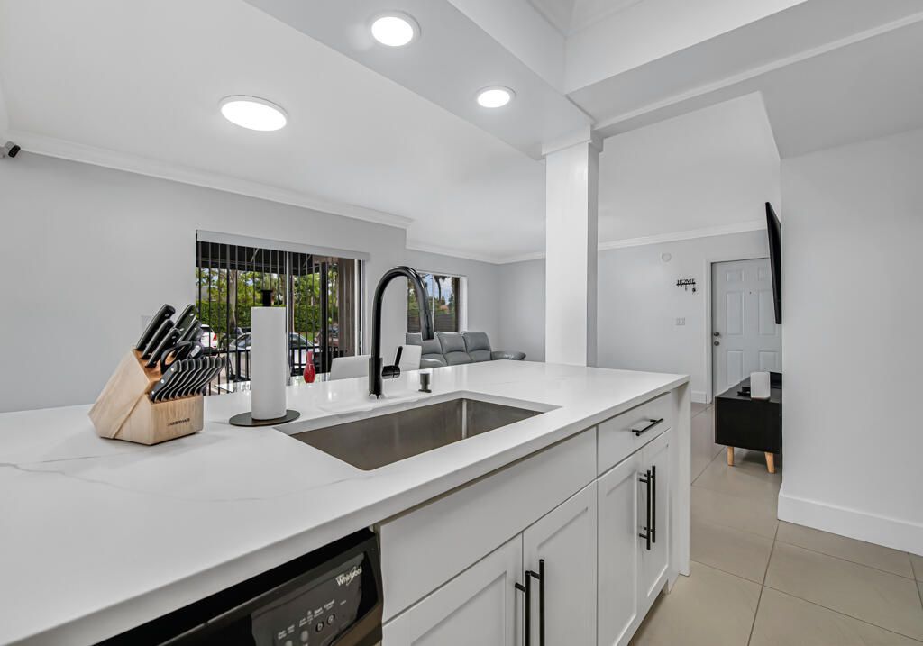 6043 10th Avenue N, Unit 129, Greenacres, FL 33463 Photo