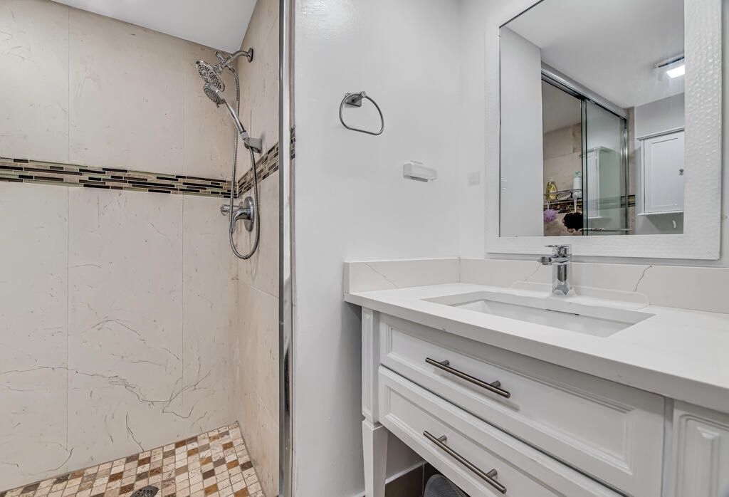 6043 10th Avenue N, Unit 129, Greenacres, FL 33463 Photo