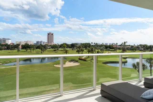 220 SE Mizner Boulevard, Unit 424, Boca Raton, FL 33432 Photo