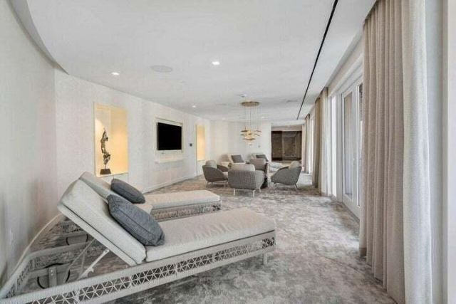 220 SE Mizner Boulevard, Unit 424, Boca Raton, FL 33432 Photo