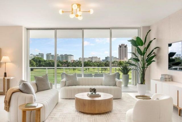220 SE Mizner Boulevard, Unit 424, Boca Raton, FL 33432 Photo
