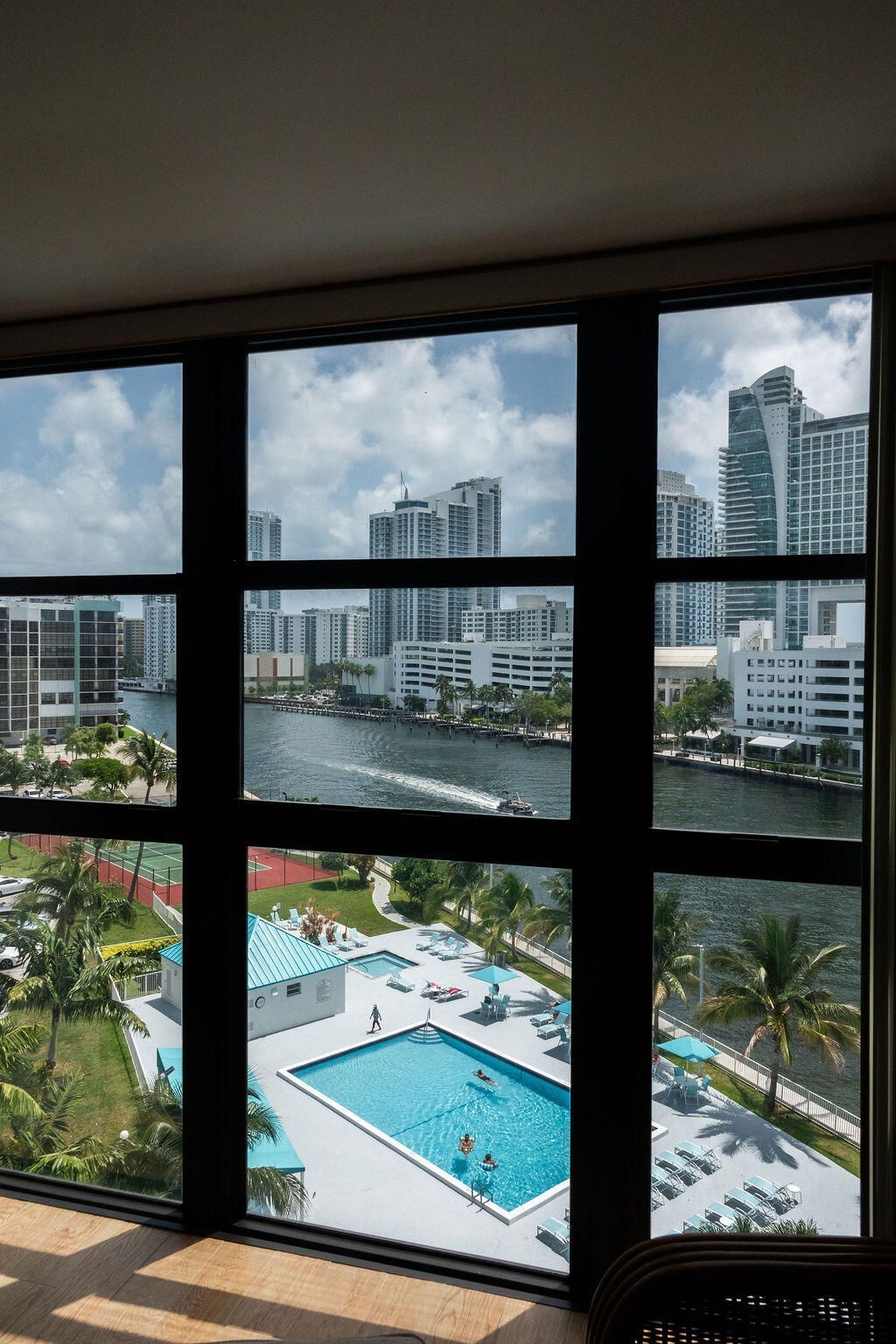 200 Leslie Drive, Unit 819, Hallandale Beach, FL 33009 Photo