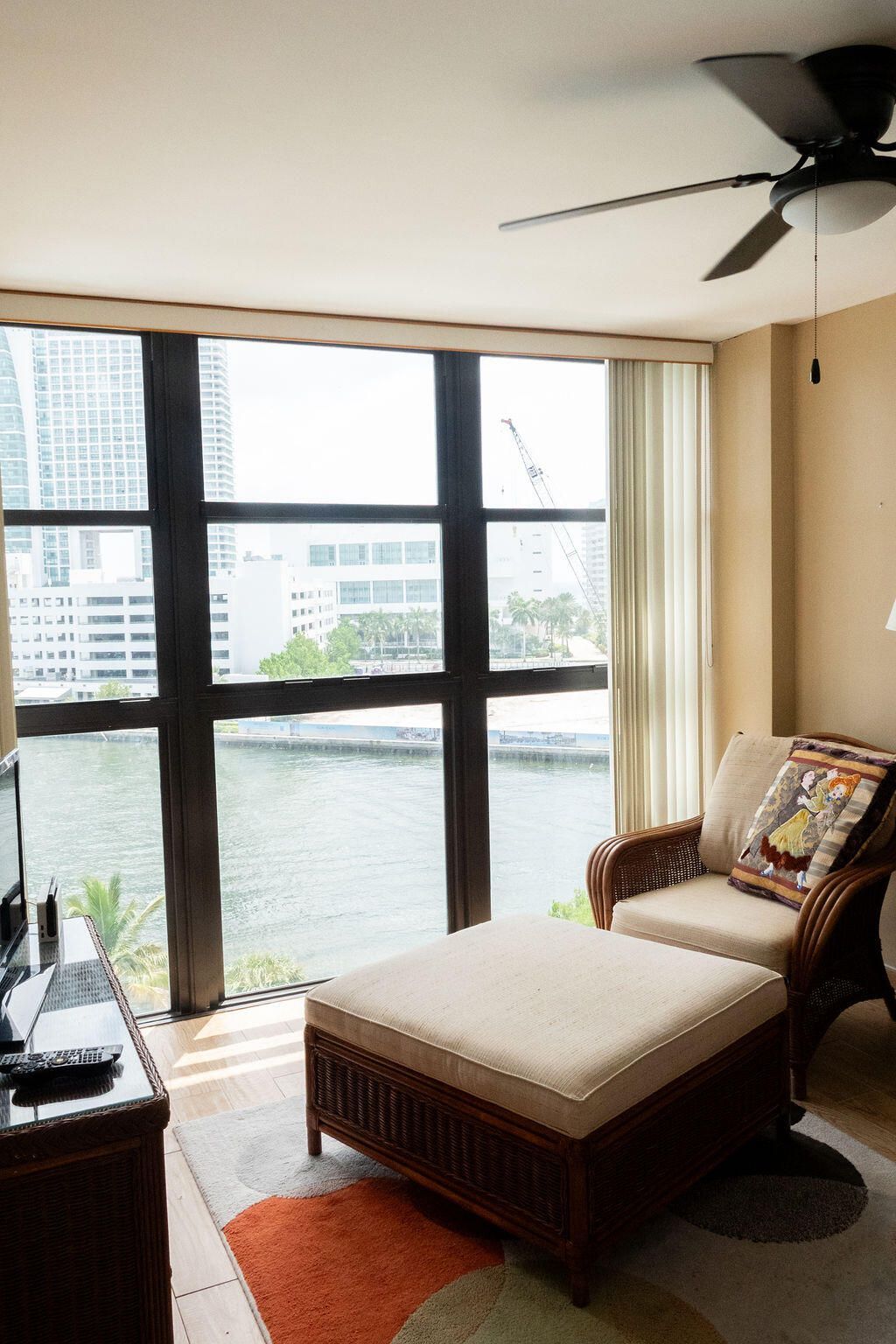 200 Leslie Drive, Unit 819, Hallandale Beach, FL 33009 Photo