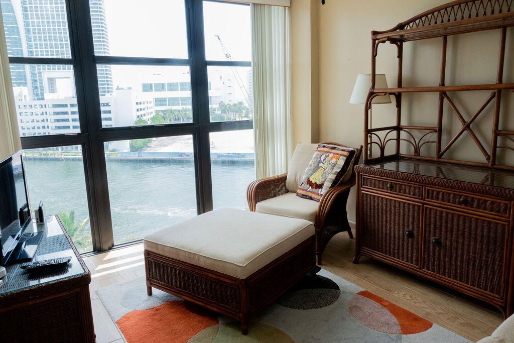 200 Leslie Drive, Unit 819, Hallandale Beach, FL 33009 Photo