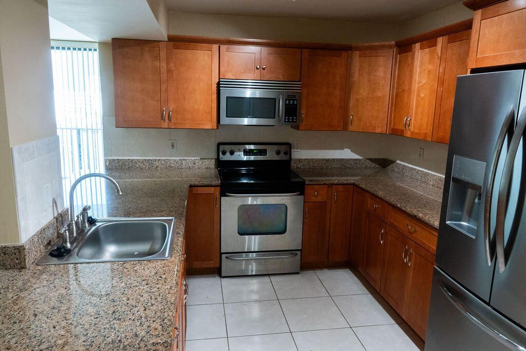 200 Leslie Drive, Unit 819, Hallandale Beach, FL 33009 Photo